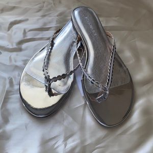 NWT Banana Republic Silver Flip Flop Sz 8